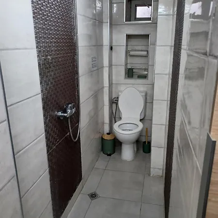 Apartment Center 5 *