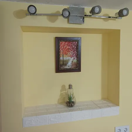 Apartment Center 5 *