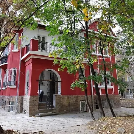 Center 5 Apartment